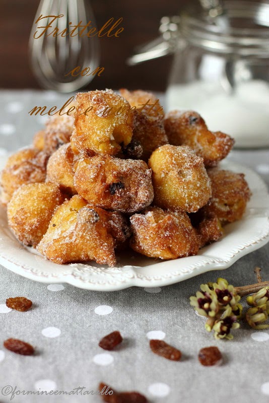 frittelle con mele e uvette