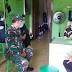 DOOR TO DOOR, BABINSA DAN BHABINKAMTIBMAS SEMAMPIR BERI HIMBAUAN WARGA