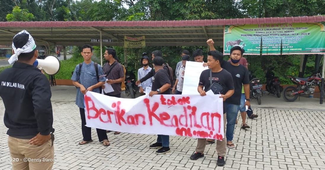 Tak Berpihak Pada Karyawan Amm Bp Demo Pt Laris Cargo Express Labuhanbatu Metro Online