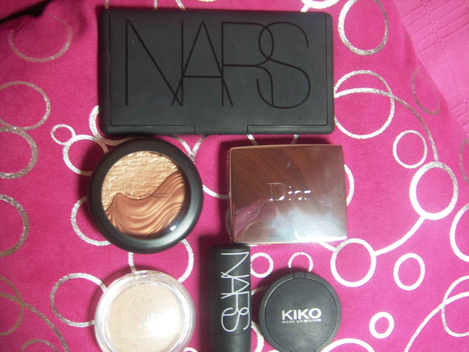 Le blog de Gina Highlighter, Enlumineur + mon Top 6 + Swatches + Revue