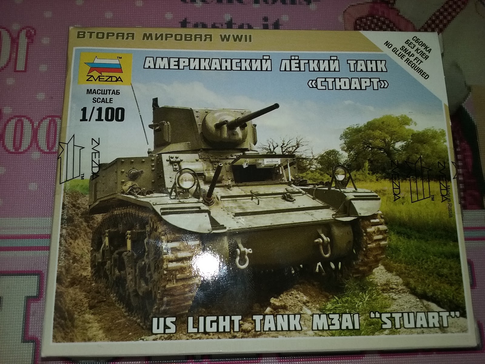 Us Light Tank M3a1 Stuart 1:100 Plastic Model Kit ZVEZDA 