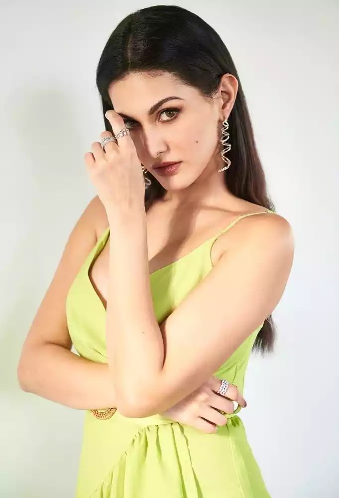amyra-dastur-hot-sexy-looks-in-green-dress amyra-dastur-hot-sexy-looks-in-green-dress