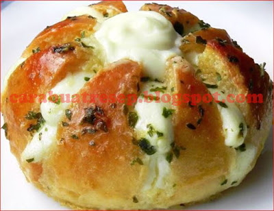 Foto Resep Korean Cream Cheese Garlic Bread yang Viral dan Kekinian di Pertengahan Tahun 2020 ini