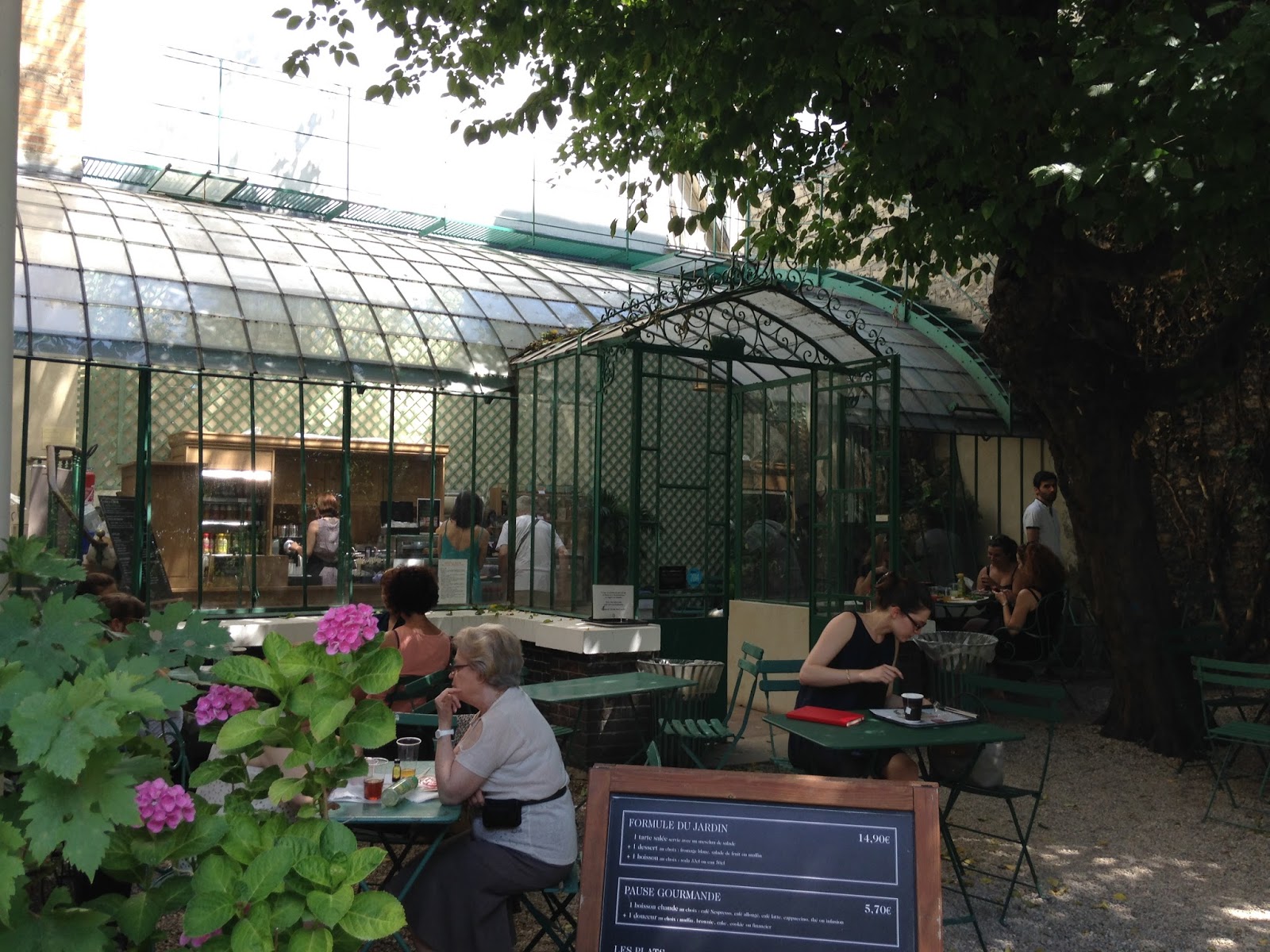 Café Du Musée De La Vie Romantique Laurie vous dit: J'ai testé pour vous... "Un thé dans le jardin