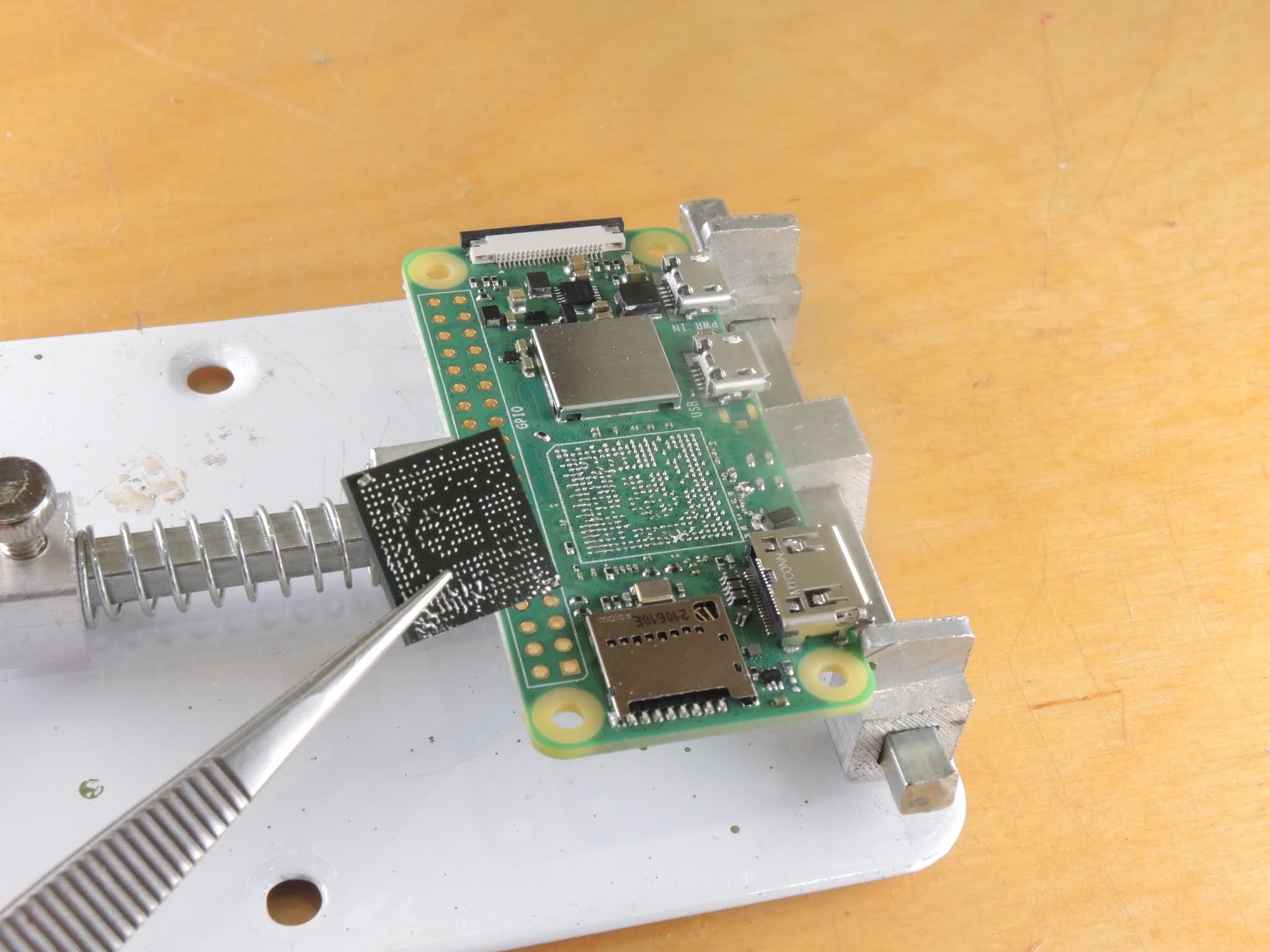 electronupdate: Raspberry PI Zero 2W: What does the silicon contain??