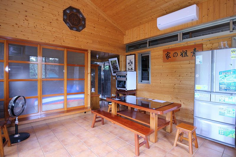 素姐的家A棟木屋大客廳 溪頭包棟民宿-素姐的家