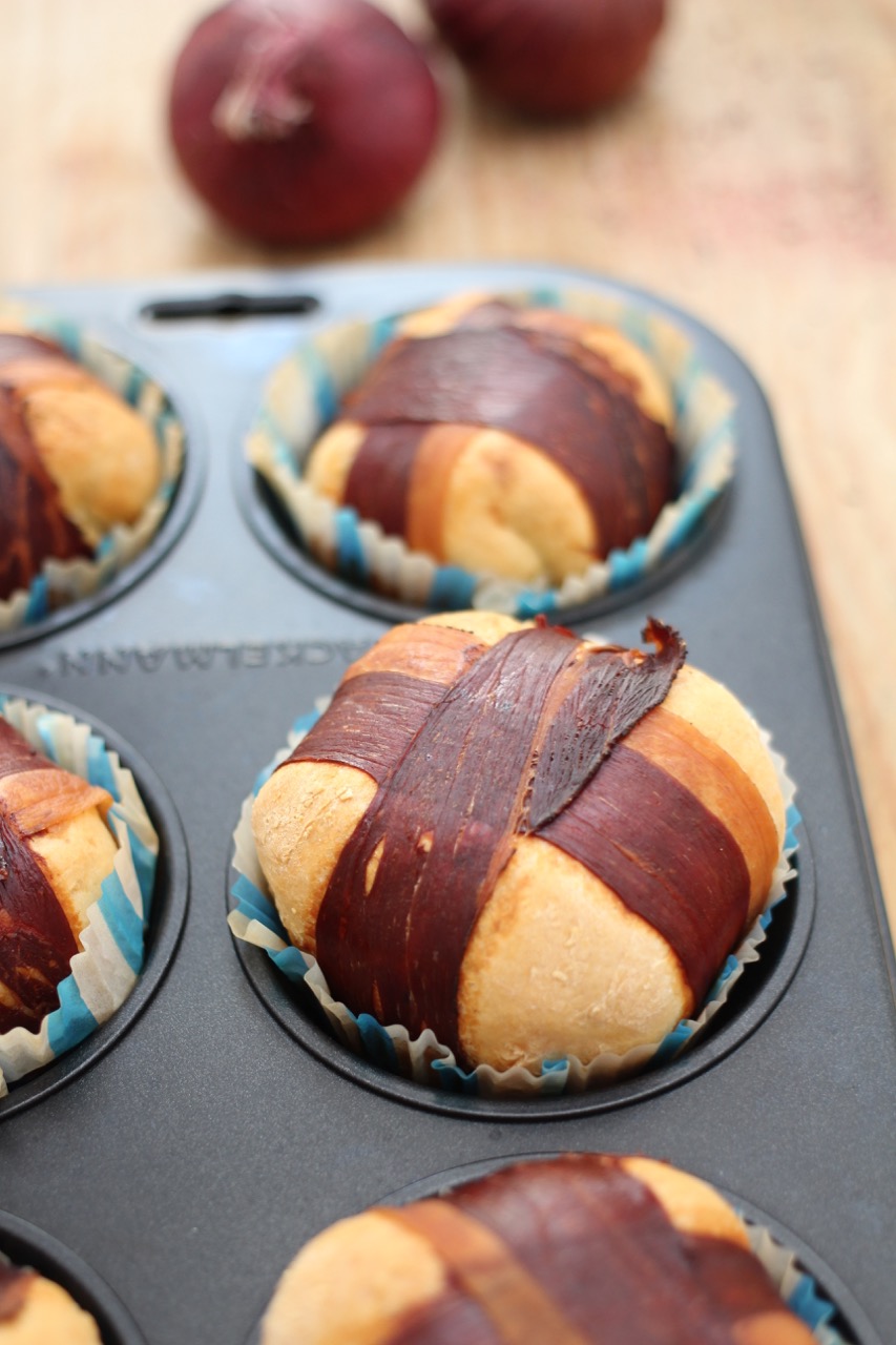 HOME OF HAPPY: SPECK-ZWIEBEL-MUFFINS