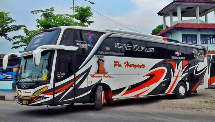 Bus ini Mewajibkan Sopirnya Berhenti Ketika Waktu Shalat Tiba Bus ini Mewajibkan Sopirnya Berhenti Ketika Waktu Shalat Tiba