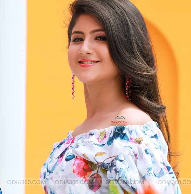 Sivani Sangita Odia Actress Hot Pretty HD Wallpaper Download