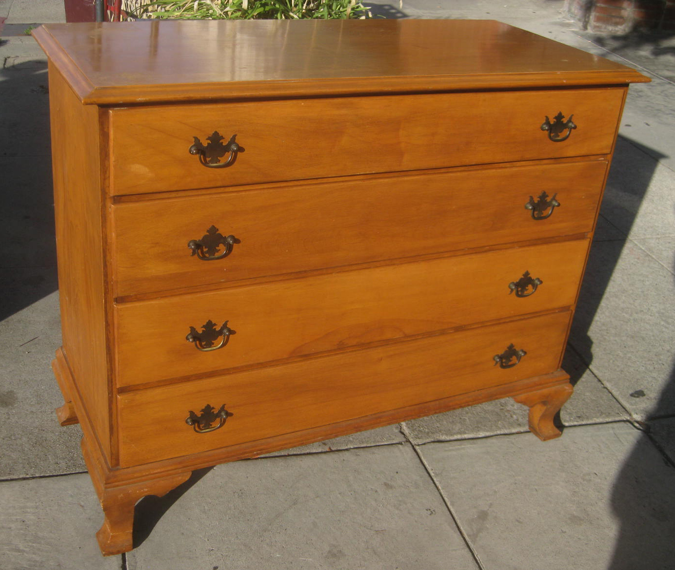 UHURU FURNITURE & COLLECTIBLES SOLD Solid Maple Dresser 100