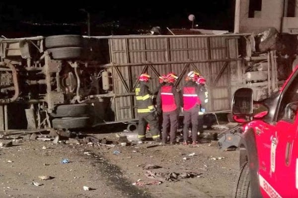 Venezolanos y colombianos entre 23 muertos en accidente de bus en Ecuador Venezolanos y colombianos entre 23 muertos en accidente de bus en Ecuador