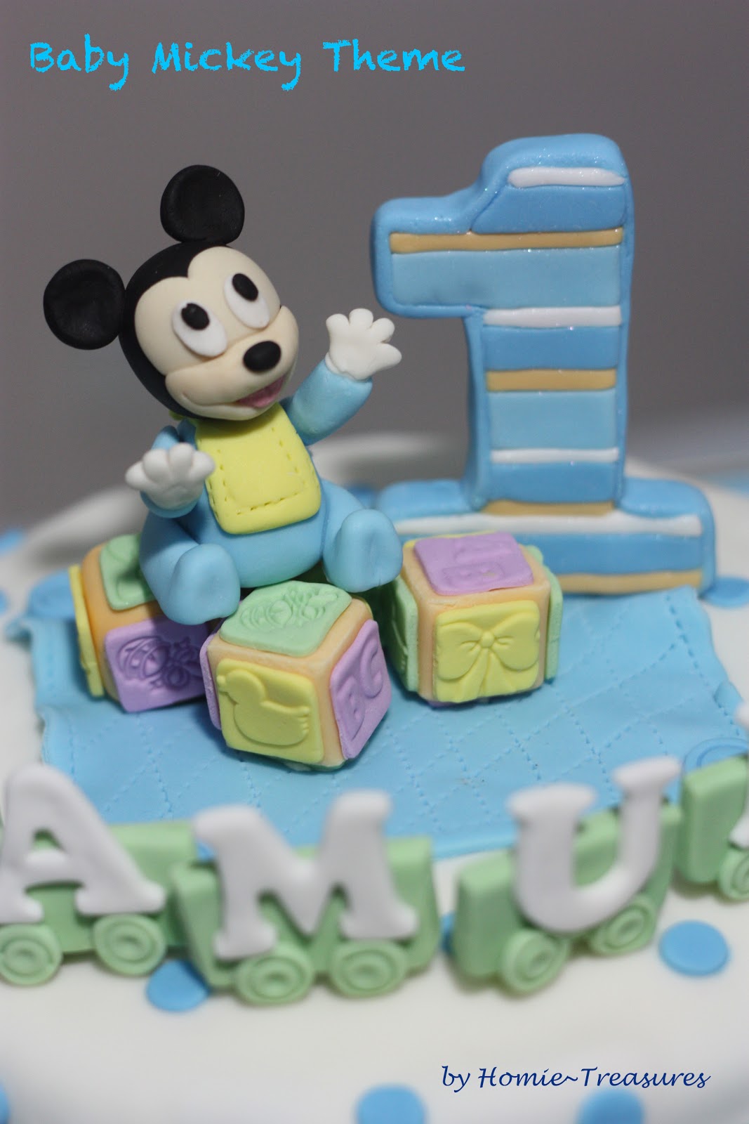 My humble piece of Art: 1st Birthday Cakes for A Pair of Adorable 