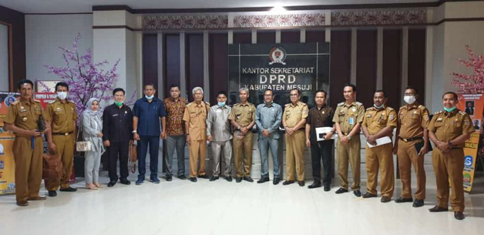 Sosialisasi Pergub Nomor 61, Komisi C DPRD Mesuji Terima Audensi MKKS SMA/SMK