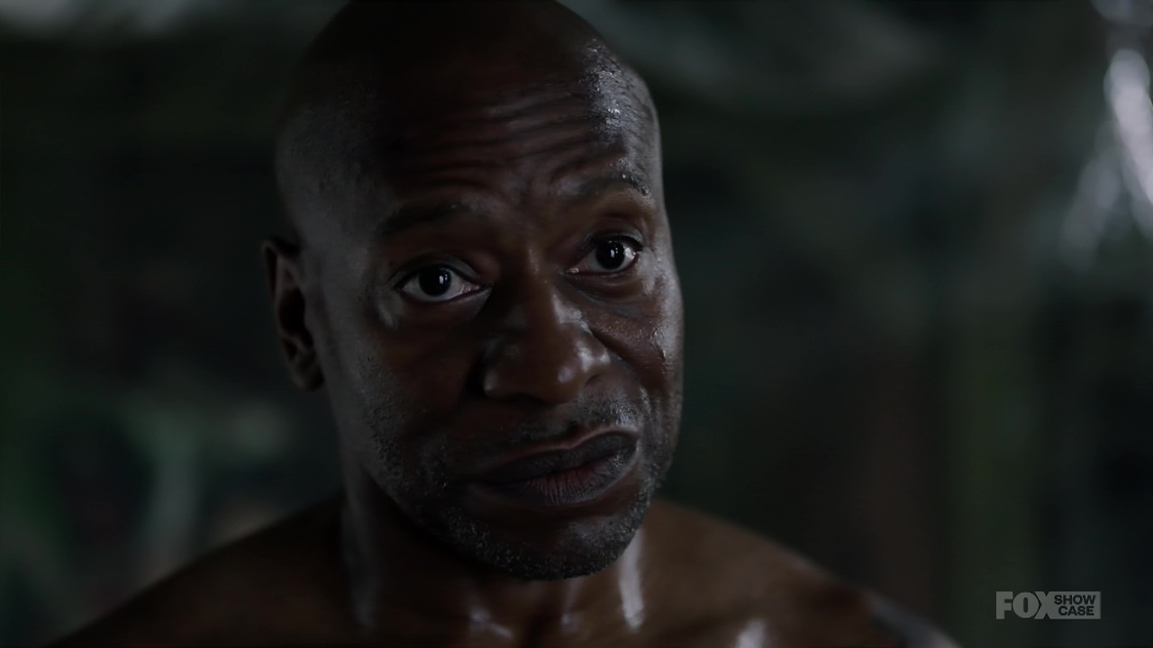 Films Et Séries Tv Avec Sherman Augustus ausCAPS: Sherman Augustus and Jordan Bolger shirtless in Into The