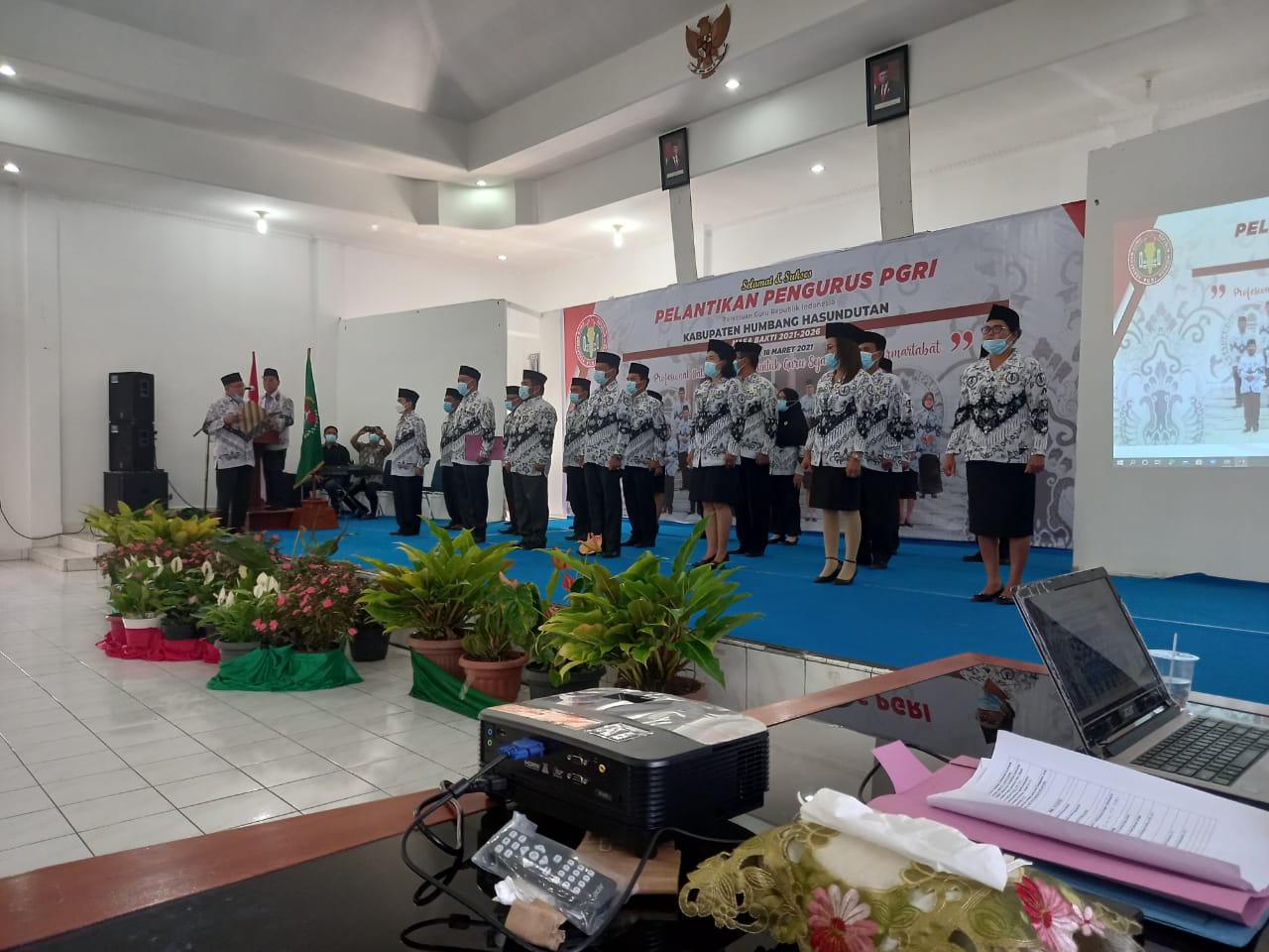 Pengurus PGRI (Persatuan Guru Republik Indonesia) Kabupaten Humbang Hasundutan Periode 2021-2026 Pengurus PGRI (Persatuan Guru Republik Indonesia) Kabupaten Humbang Hasundutan Periode 2021-2026