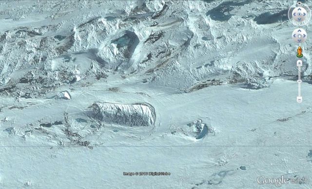  Ruins found in Antarctica on Google Earth See For Yourself Ancient%2BRuins%2Bfound%2Bin%2BAntarctica%2Bon%2BGoogle%2BEarth%2B%25283%2529