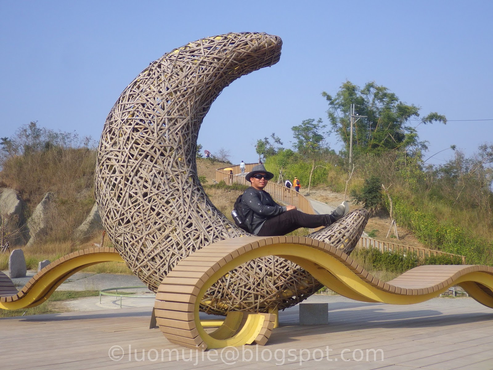 Kaohsiung (高雄) Tianliao Moon World Landscape Park (田寮月世界地景公園) To