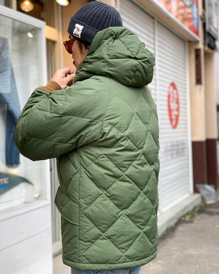 STANDARD CALIFORNIA CLASSIC QUILTED DOWN JACKET
