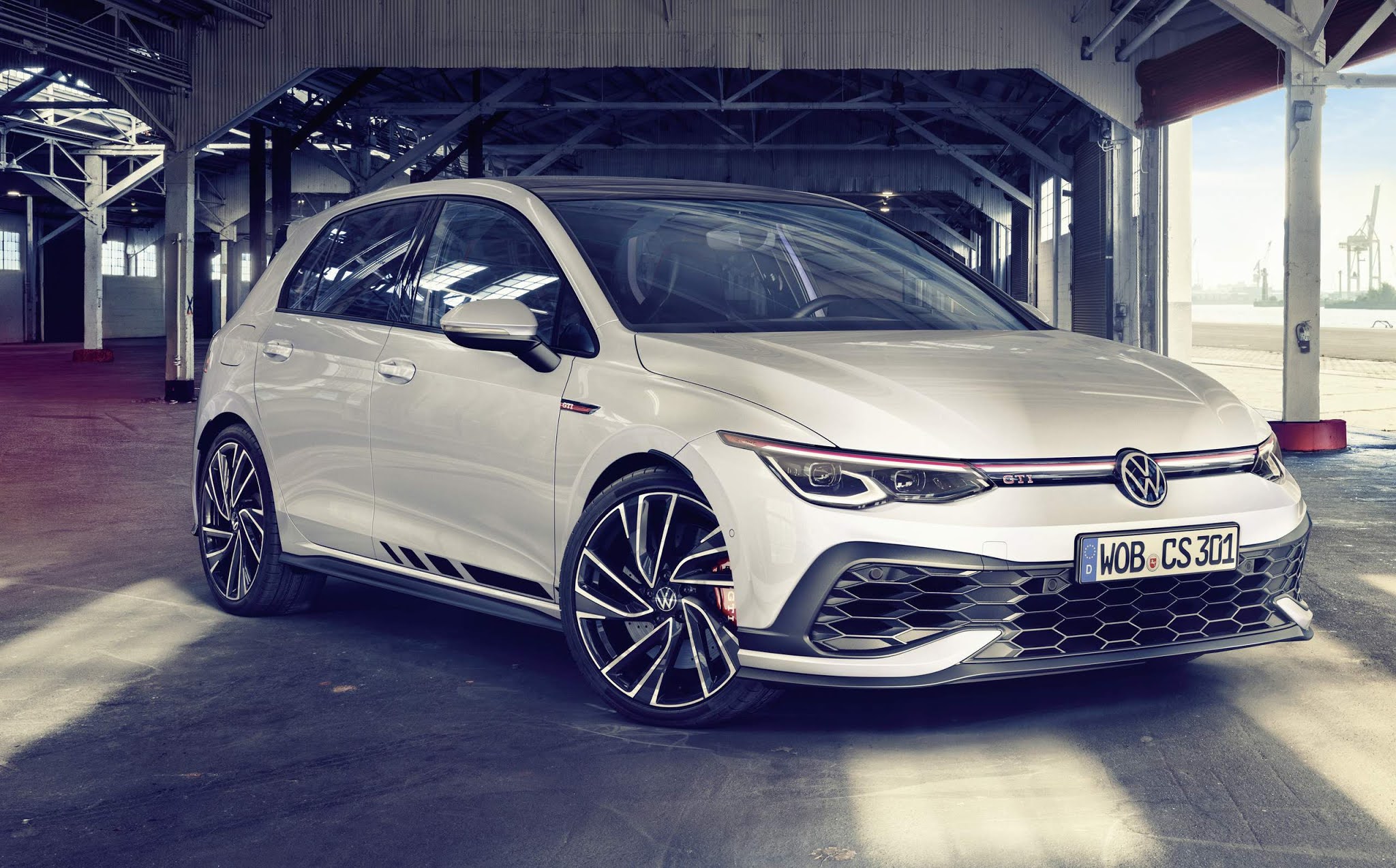 VW Golf GTI Mk8 Clubsport é o FWD mais potente 300 cv
