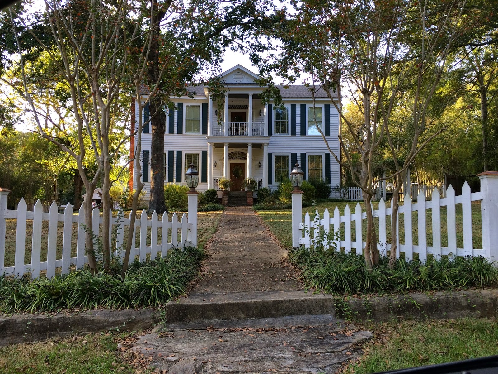 Prattville Flea Market Finds and Historic Homes in Alabama