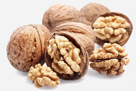 The benefits of walnuts and nuts for the heart and health