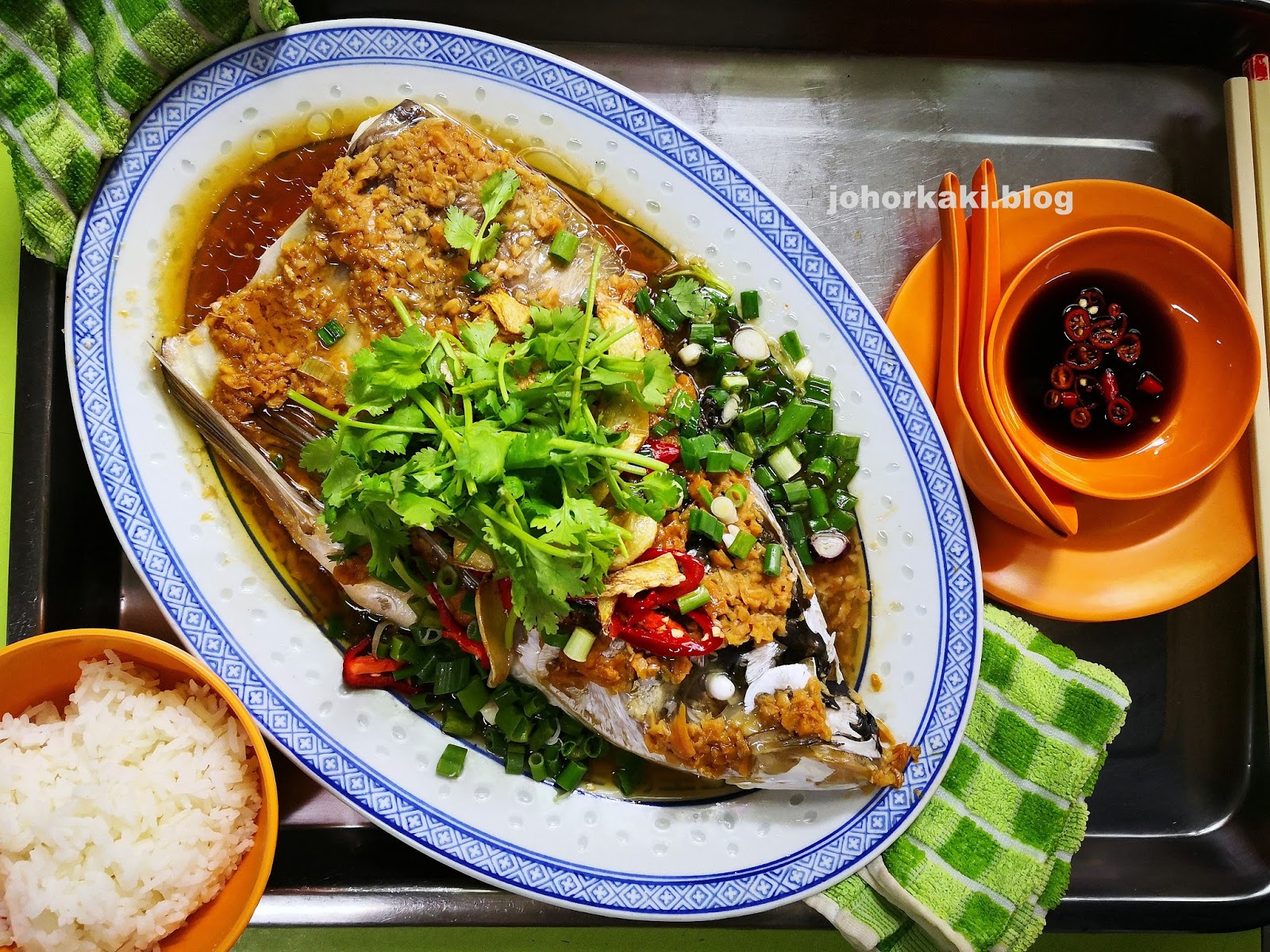 Yang Ji 194 Garlic Steamed Fish Head. Singapore Hawker Gems in