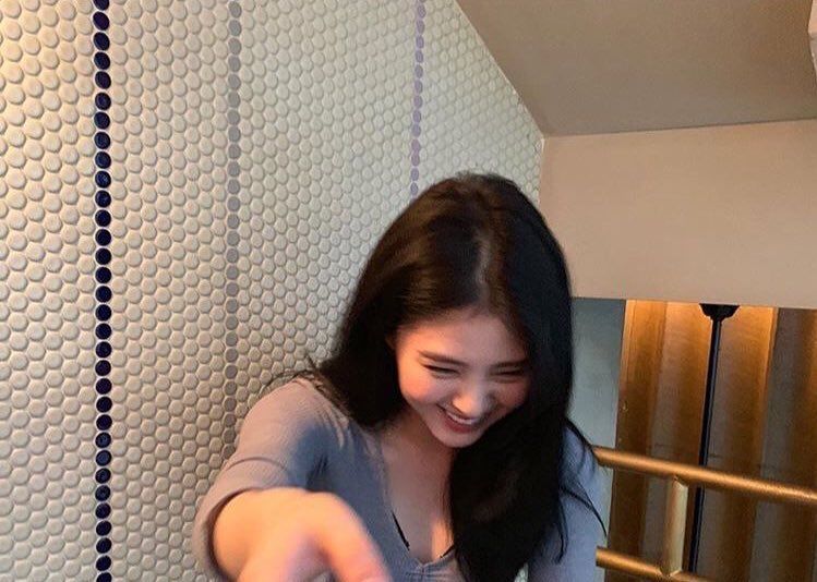 Semakin Populer, Foto-foto dari Han Sohee yang Pancarkan Aura “Girlfriend Material” Jadi Sorotan 12 LRFAL