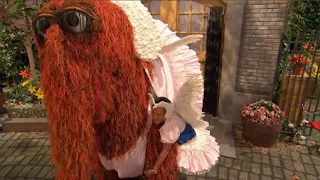 Snuffy, Alan, Sesame Street Episode 4321 Lifting Snuffy season 43