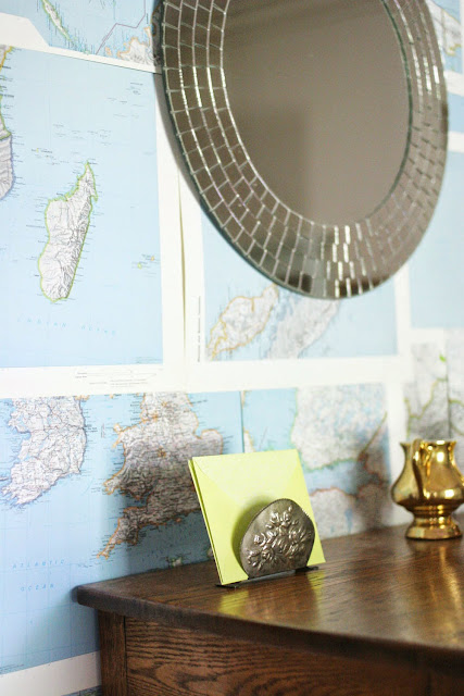 How To DIY Map Wallpaper by @craftivityd