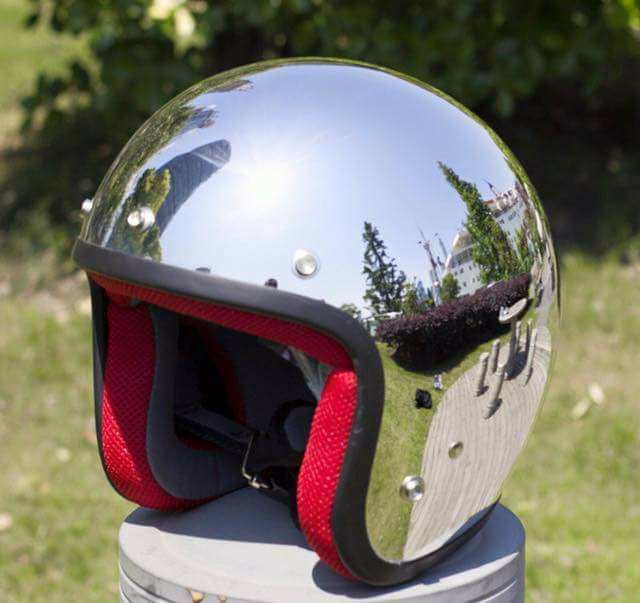 Mr Chrome Garage hlmet chrome