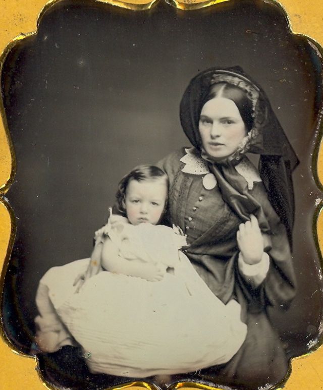 32 Daguerreotypes of Mothers Posing With Their Children From the Mid ...