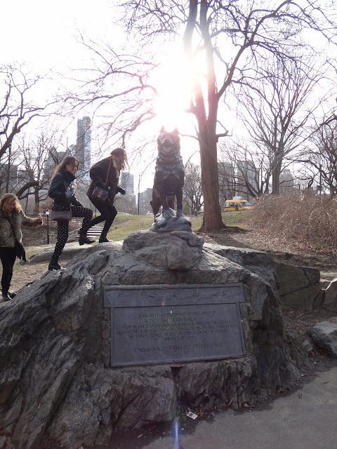 estátua do Balto no Central Park