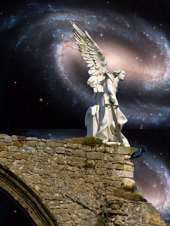 Anjo, cemitério de Comillas, Espanha. Anjo, cemitério de Comillas, Espanha.