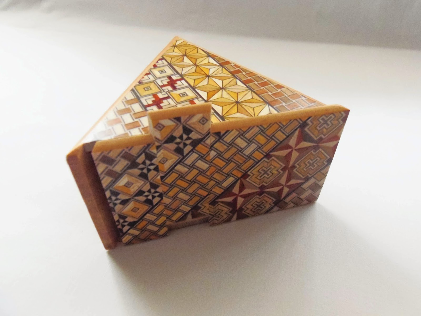 Gabriel Fernandes' Puzzle Collection: Triangle 7 Step Yosegi - Japanese