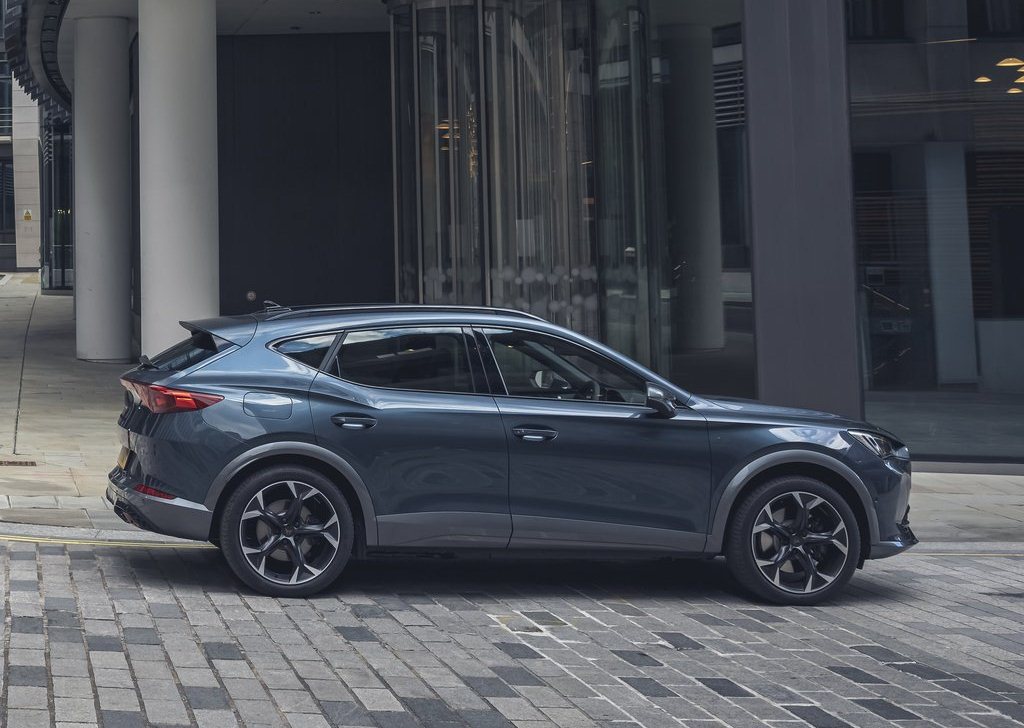 2021 Cupra Formentor e-Hybrid [UK]