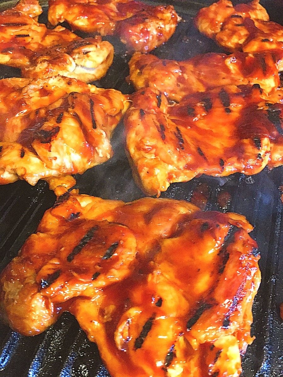 Boneless Chicken Thighs with Tangy Sauce