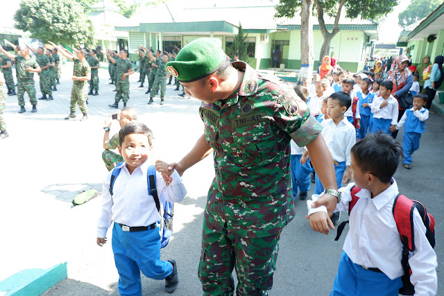 KodimKaranganyar – Ada Apa Puluhan Siswa-Siswi TK Serbu Makodim Karanganyar