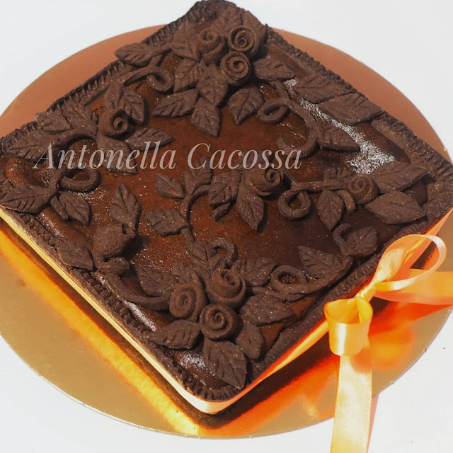 Crostata al cacao fiorita 