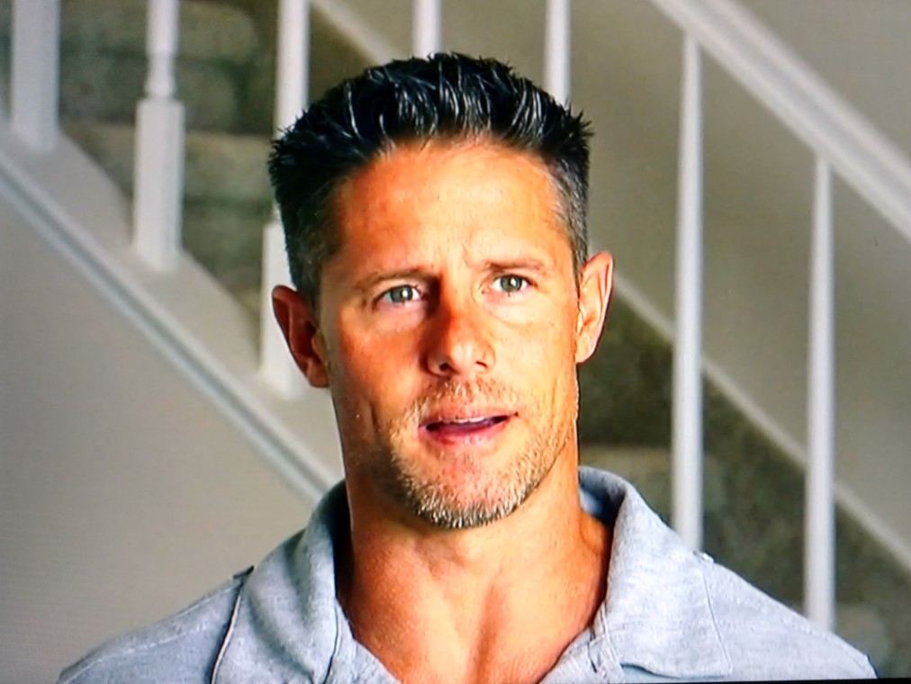 in the (212) Hunks of 'House Hunters'