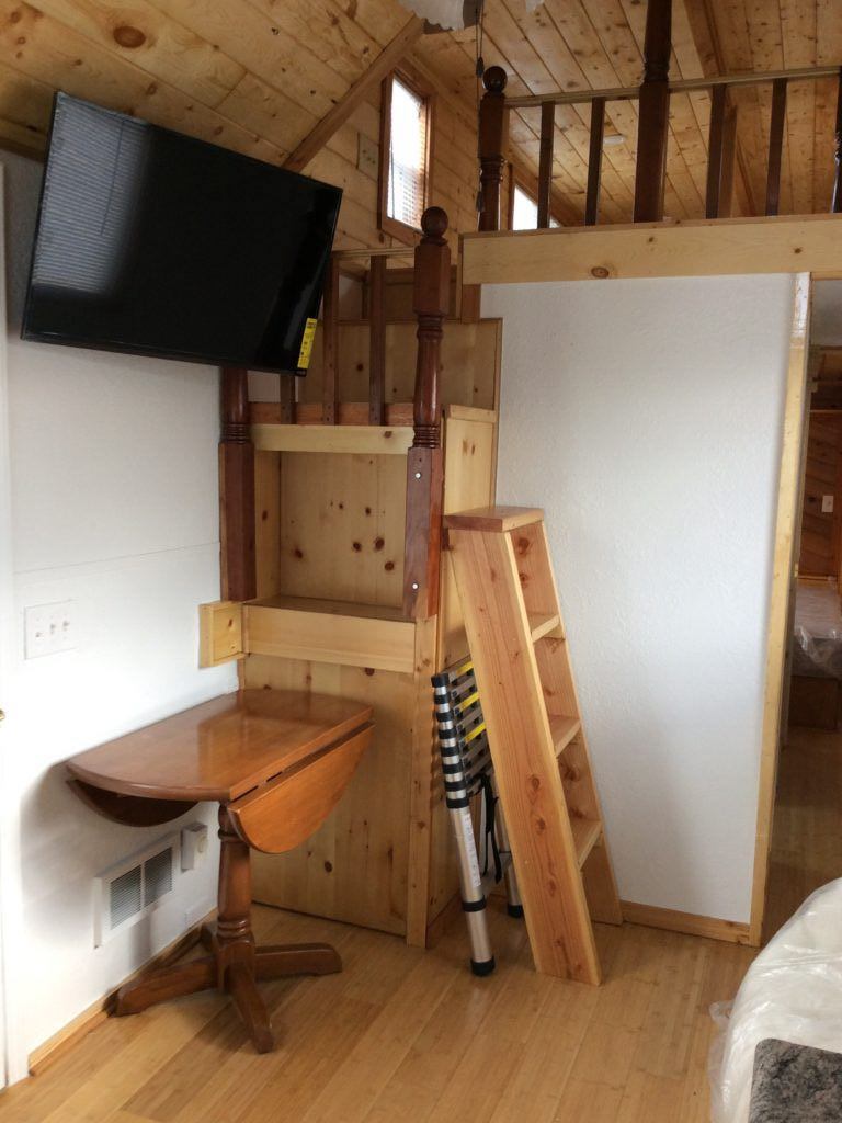 TINY HOUSE TOWN Klamath Falls Tiny House (410 Sq Ft)