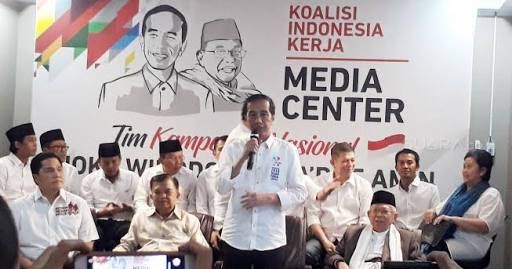 Tokoh Idola dan Sihir Media | PORTAL ISLAM