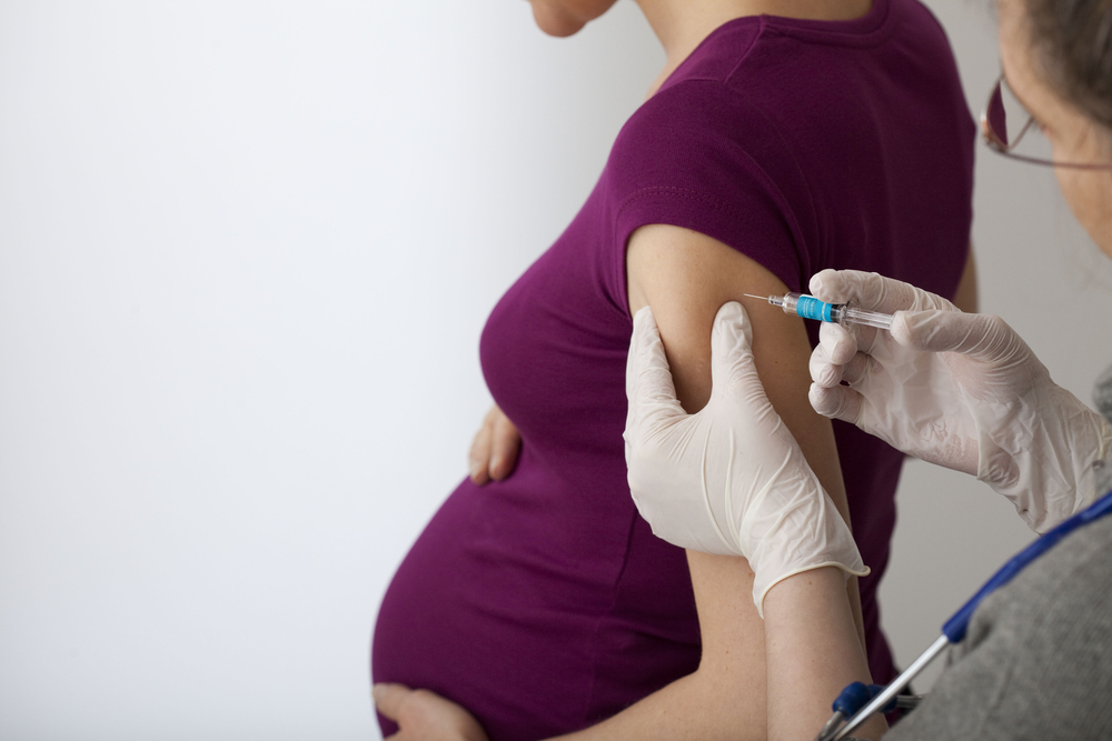Κορονοϊός: Τι προβλέπουν οι νέες οδηγίες για τον εμβολιασμό στην εγκυμοσύνη