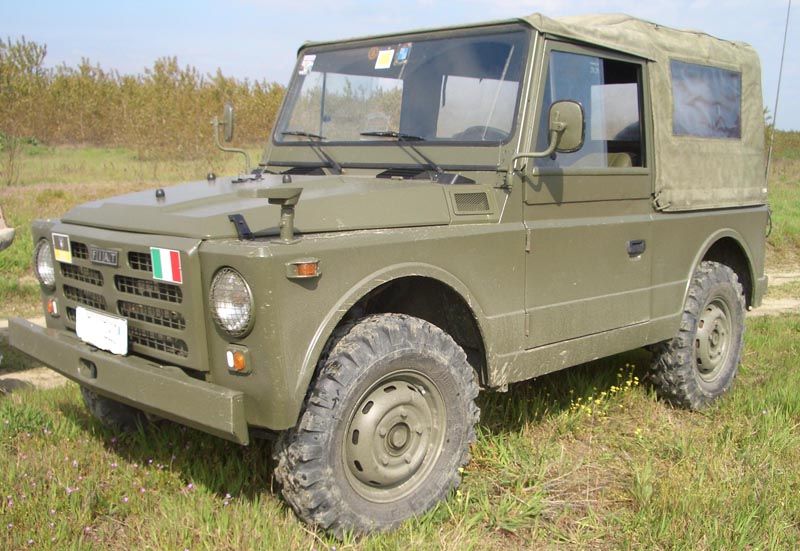 SI VIS PACEM, PARA BELLUM Il fuoristrada 4 x 4 Fiat 1107, o AR 76 SI VIS PACEM, PARA BELLUM Il fuoristrada 4 x 4 Fiat 1107, o AR 76