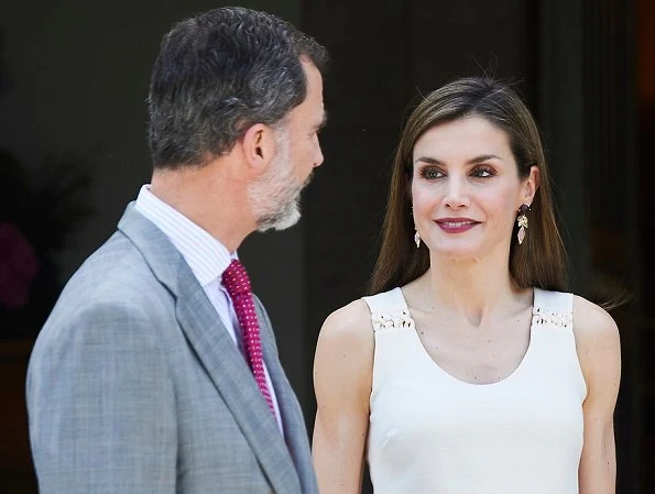 Queen Letizia Jewels - Coolook Hera Earrings. Queen wore Hugo Boss jumpsuit. President Marcelo Rebelo de Sousa