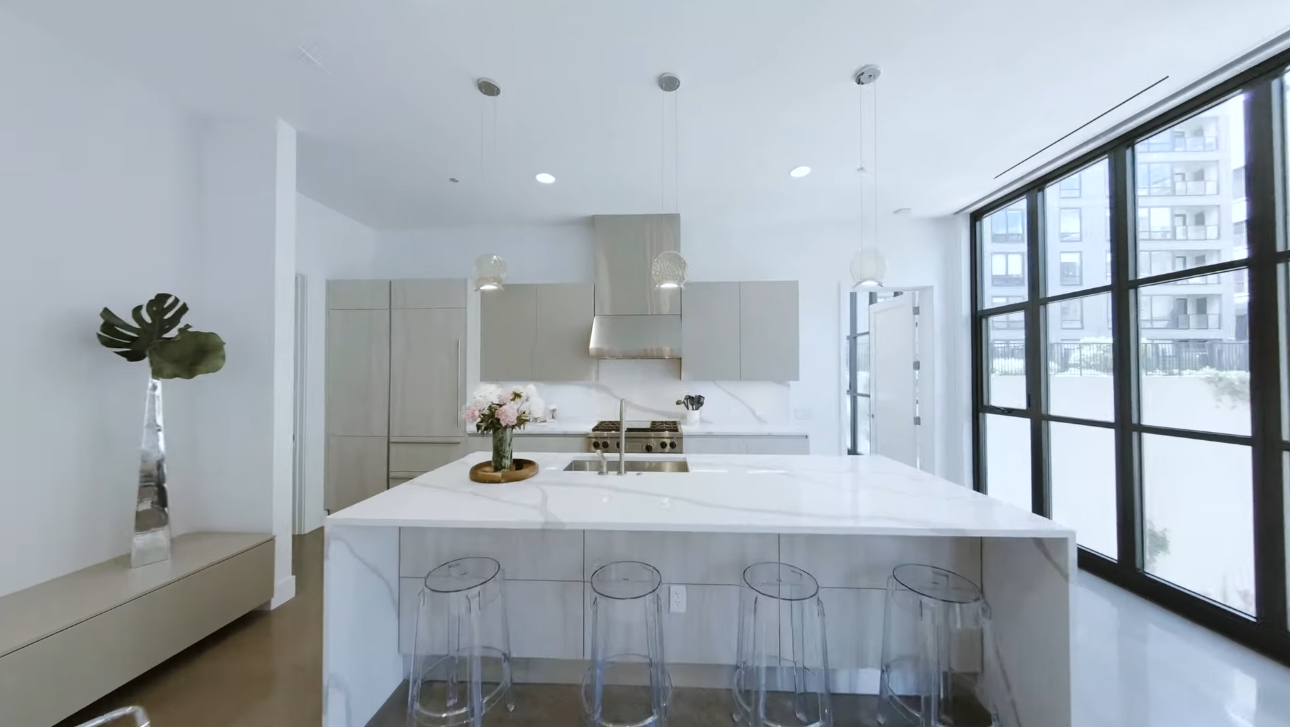 Luxury Condo Interior Design Tour vs. 900 W Washington Blvd #302 Chicago, IL