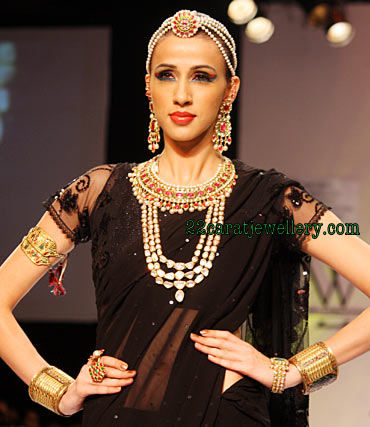 Beautiful Kundan Necklace Sets with Antique work at IIJW - Jewellery ...