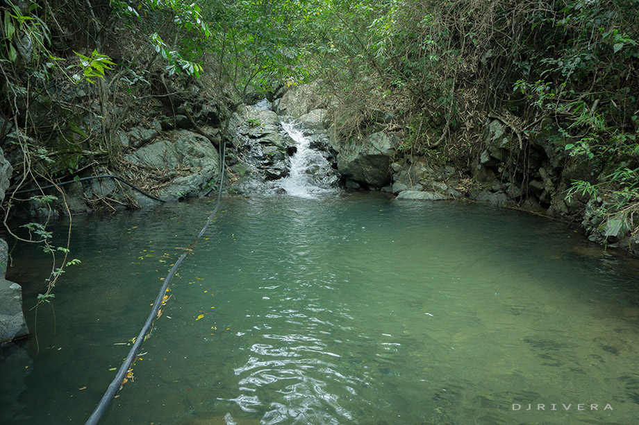 L'un des larges bassins versants des huit chutes d'eau