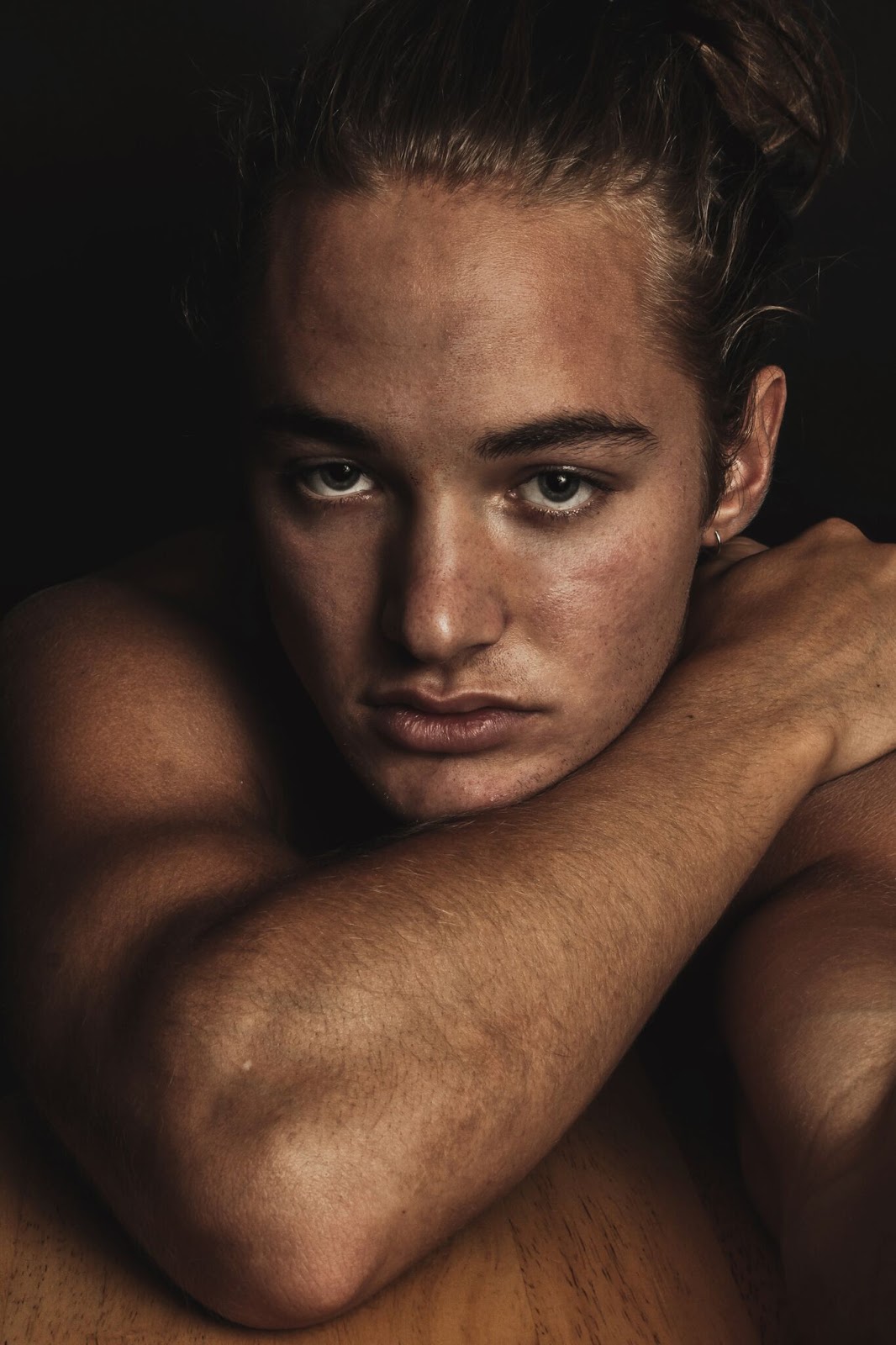 Model : Mitchell Hoog.