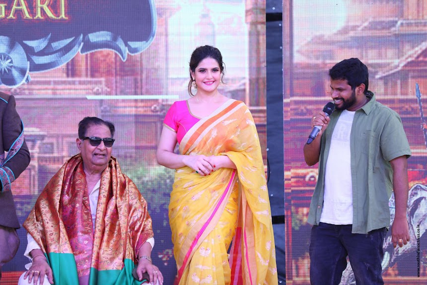 Zarine Khan at Suchirindia's Aryavartha Nagari Project Launch