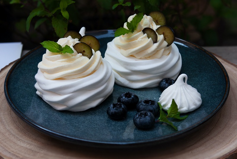 Passionfruit Pavlova Dessert